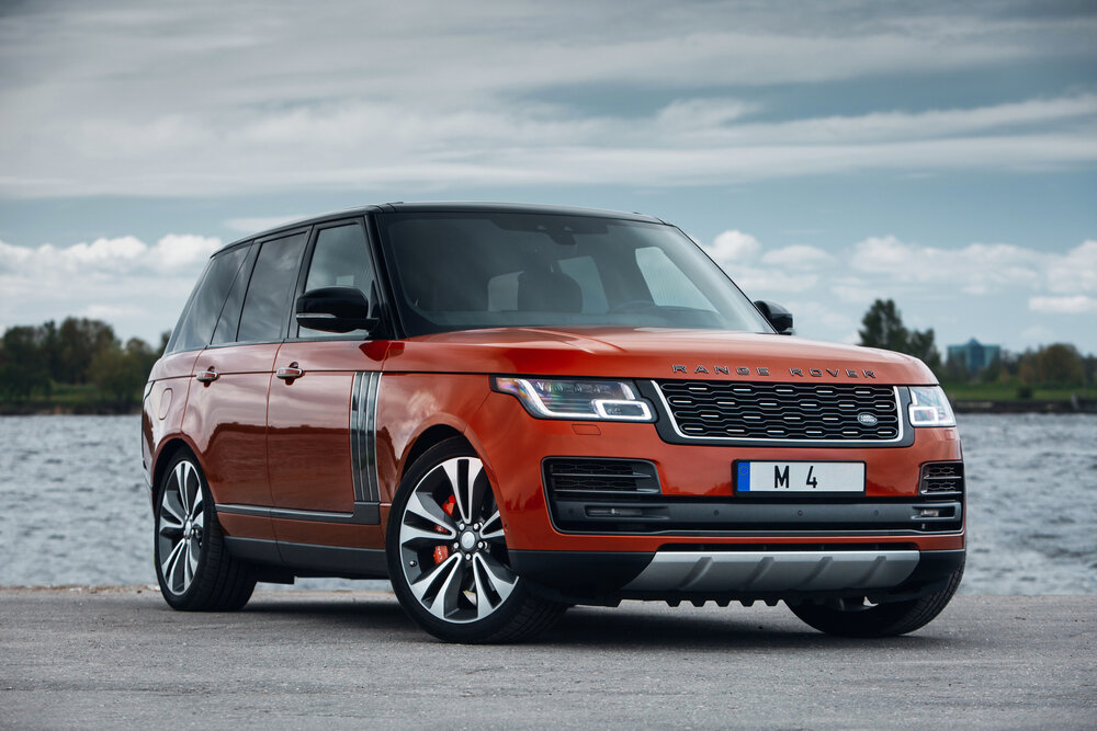 Range Rover_shutterstock 1745793740