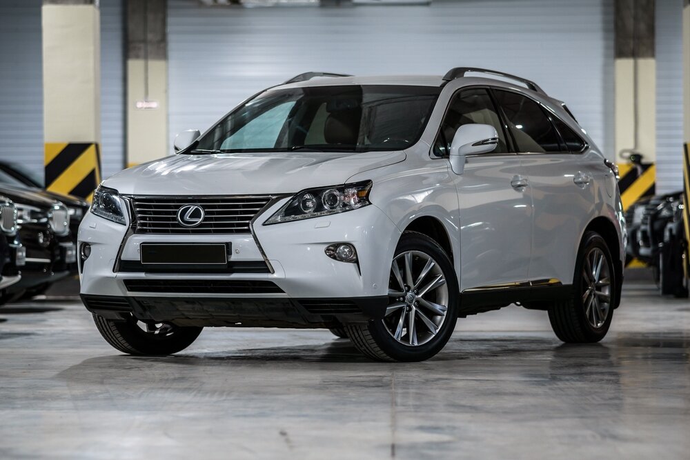 Lexus RX 350_shutterstock 2038645493