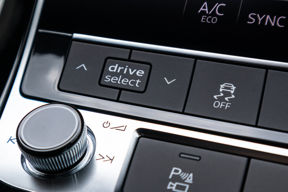 2020 Audi Q7 Drive Select Mode_shutterstock 1898365837