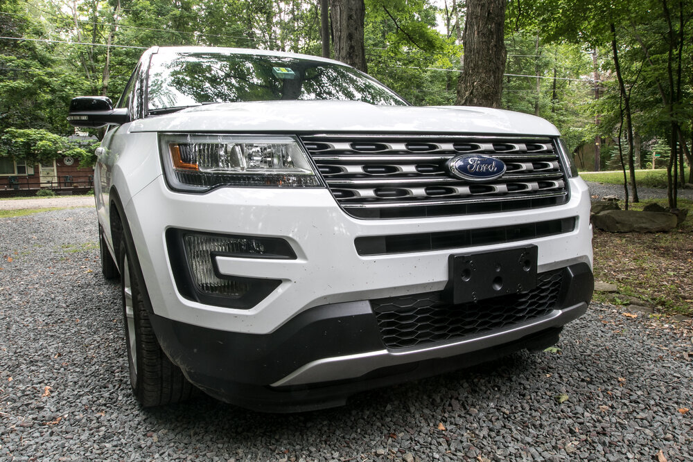2016 Ford Explorer_shutterstock 454846924