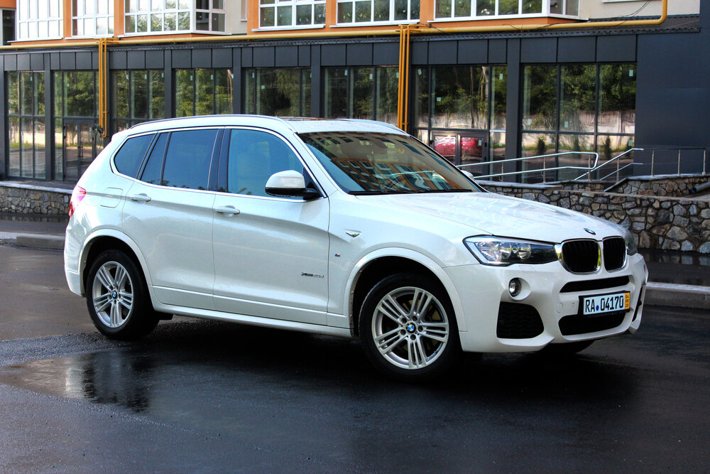 2015 BMW X3_shutterstock 1983084536