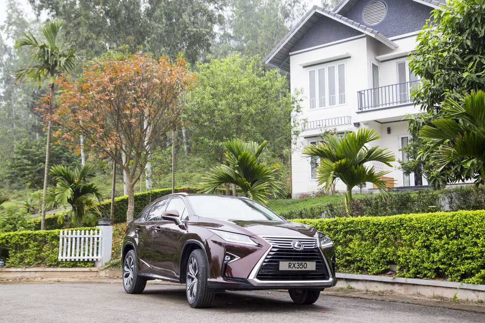 2016 Lexus RX 350_shutterstock 456780547
