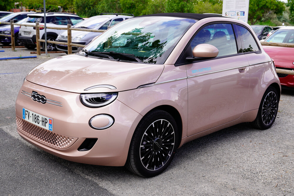 FIAT 500_shutterstock 1983336767