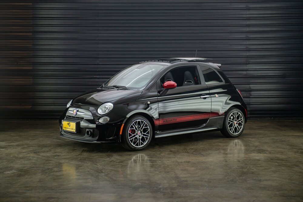 2015 FIAT 500_shutterstock 2100057604