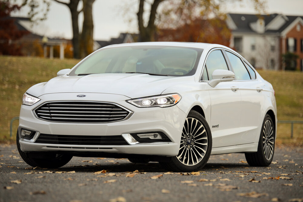 2016 Ford Fusion Hybrid Titanium_shutterstock 535749886