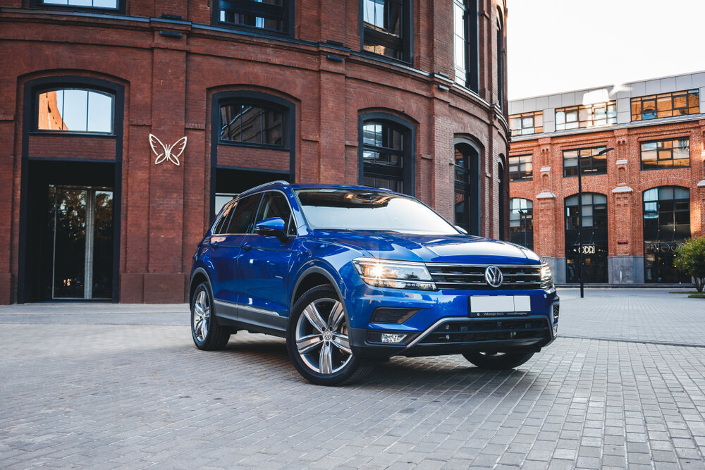 2019 Volkswagen Tiguan_shutterstock 1429287494