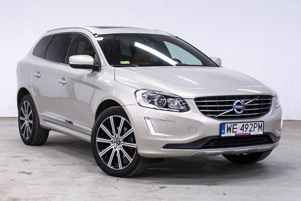 2016 Volvo XC60_shutterstock 1931571281