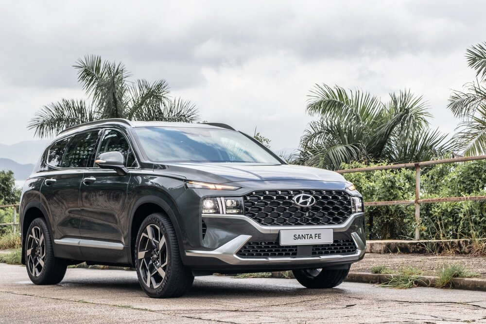 2022 Hyundai Santa Fe_shutterstock 2118656726