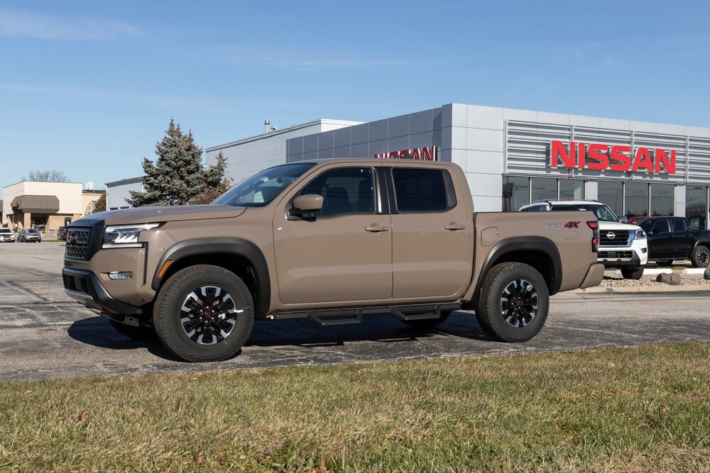 2022 Nissan Frontier_shutterstock 2090780641
