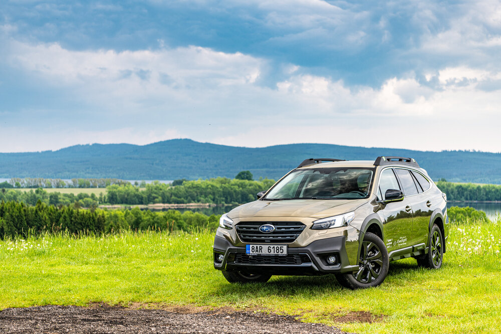 2021 Subaru Outback_shutterstock 2015402810