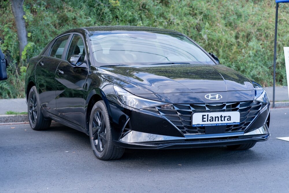 2021 Hyundai Elantra_shutterstock 2103047329