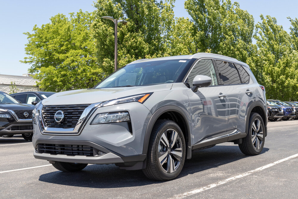 2021 Nissan Rogue_shutterstock 1983210548