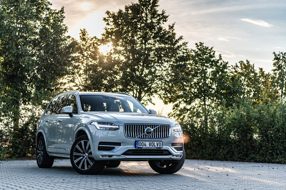 2020 Volvo XC90_shutterstock 1854101578