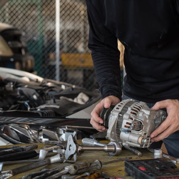 How Long Will a Car Run without an Alternator? Running on Borrowed Time