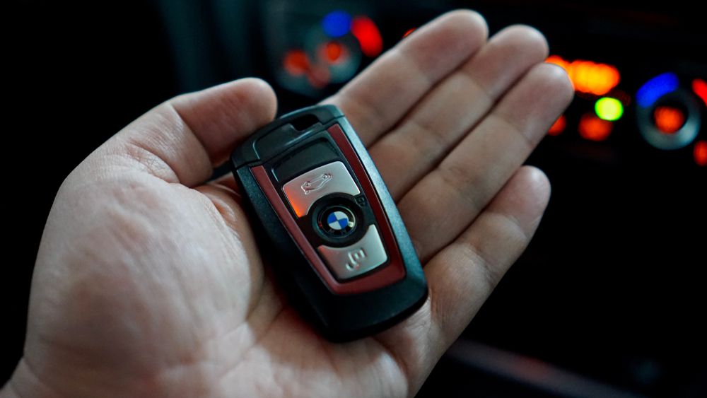 Can You Drive a Keyless Car Without the Key? What Happens If You Drive