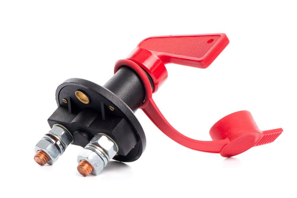 Simple manual car battery disconnect switch