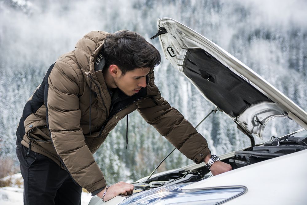 car_making_noise_when_cold_shutterstock_384210790