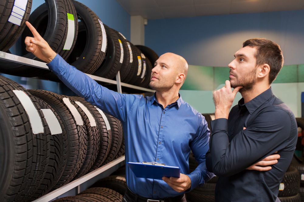 customer_tire_shopping_shutterstock_740981305