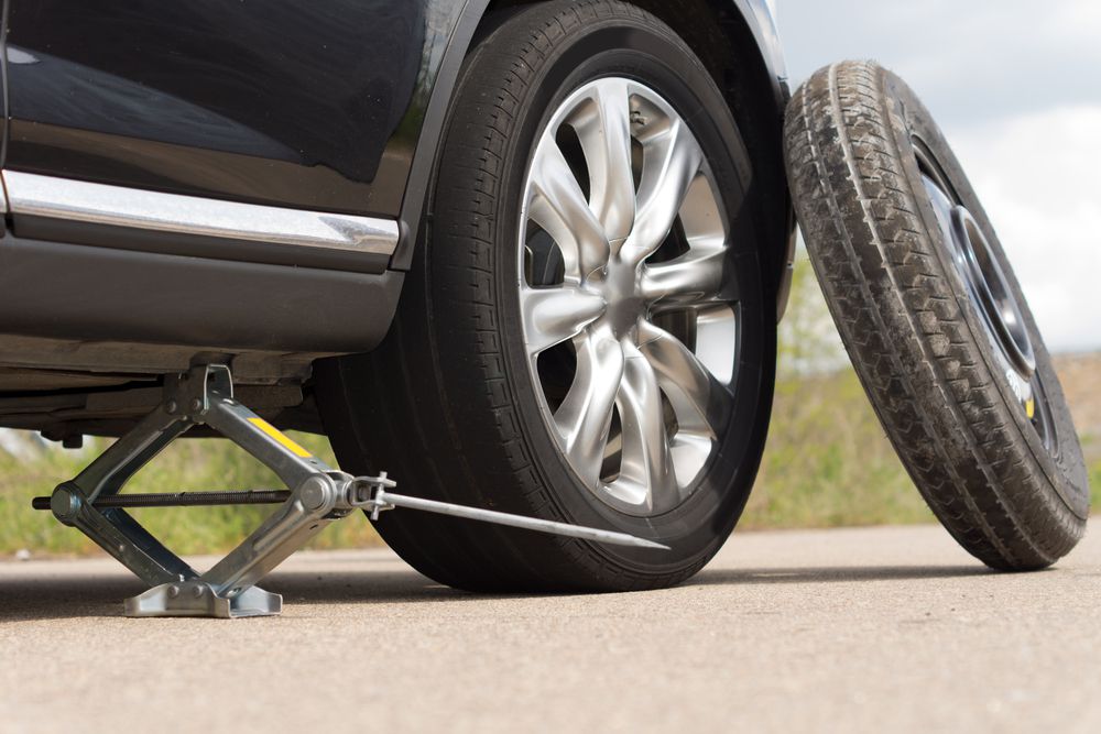 donut_spare_tire_vs_regular_tire_shutterstock_192422603