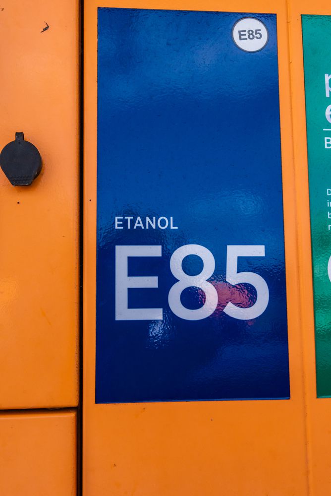 Mixing E85 and Regular Gas Safe Practices and What You Need to Know