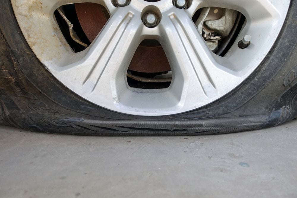 Tire blowouts will make a noise in most cases.