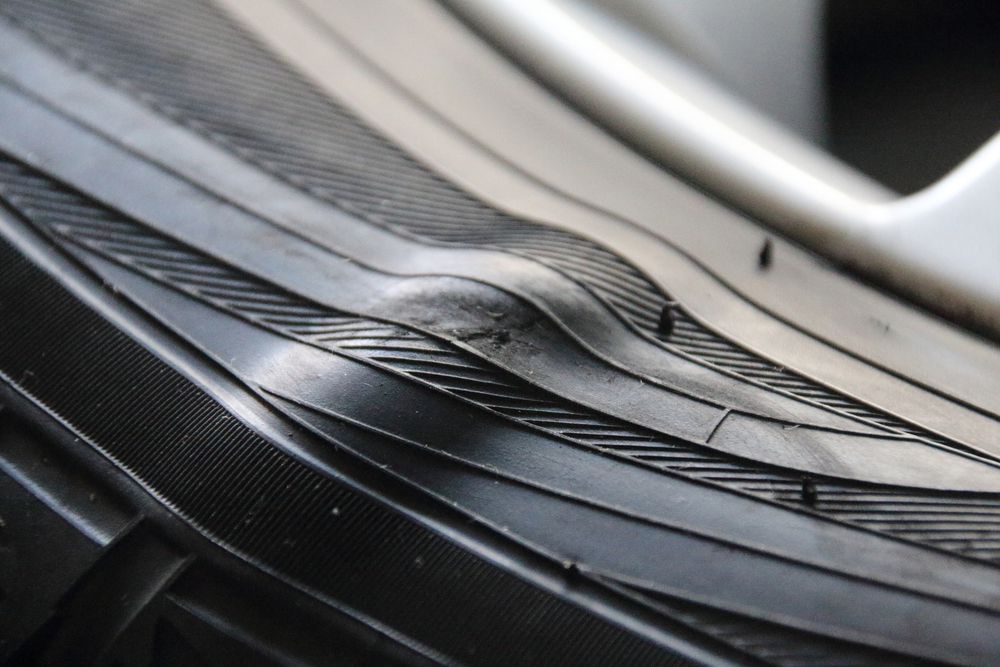 tire_bubble_on_relatively_new_tire_shutterstock_632923493