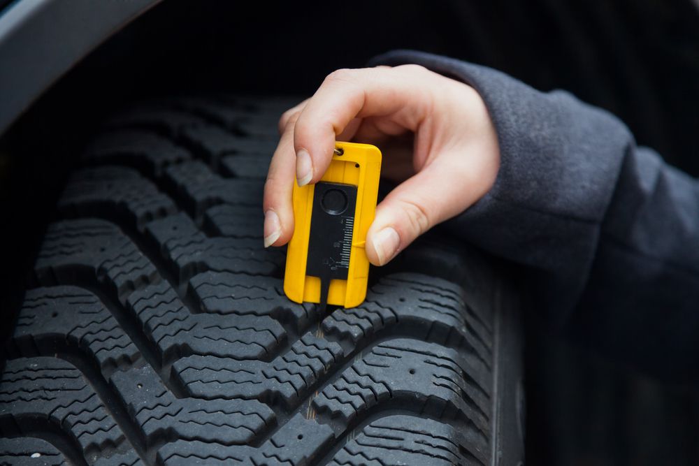 Tread depth gauge