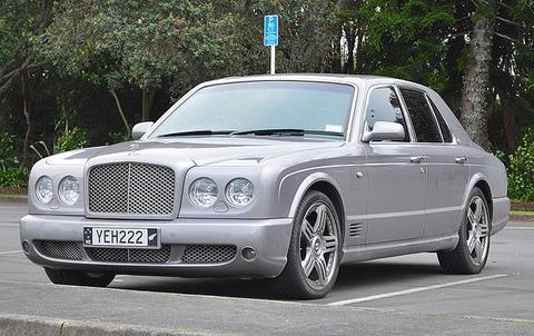 <a href="https://commons.wikimedia.org/w/index.php?curid=64260011" target="_blank">By GPS 56 from New Zealand - 2009 Bentley Arnage, CC BY 2.0</a>