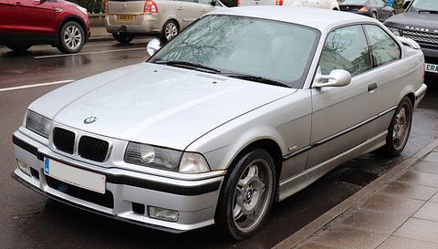 BMW 323i