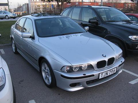 <a href="https://commons.wikimedia.org/w/index.php?curid=37752564" target="_blank">By nakhon100 - BMW 530i M Sport E39, CC BY 2.0</a>