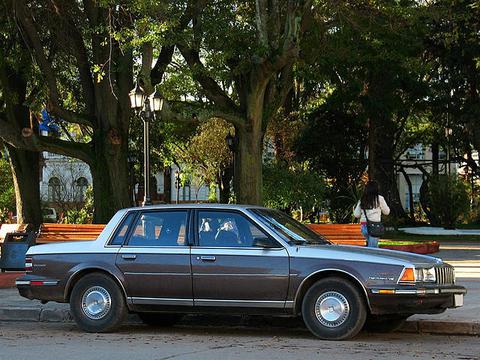 <a href="https://commons.wikimedia.org/w/index.php?curid=17518432" target="_blank">By papurojugarpool - Buick Century V6 1984Uploaded by Kobac, CC BY-SA 2.0</a>