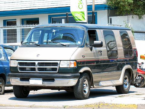 1995 Dodge Ram B-150 SLT