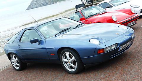 <a href="https://commons.wikimedia.org/w/index.php?curid=63596643" target="_blank">By Andrew Bone from Weymouth, England - Porsche 928S4 (1990), CC BY 2.0</a>
