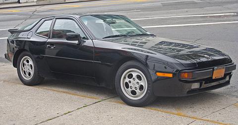 Porsche 944