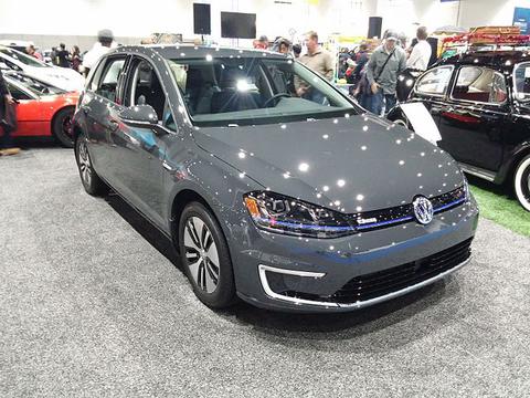 2017 Volkswagen e-Golf